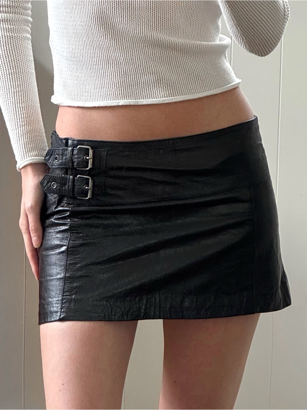 Vintage y2k fitted genuine leather low rise micro mini skirt with buckles